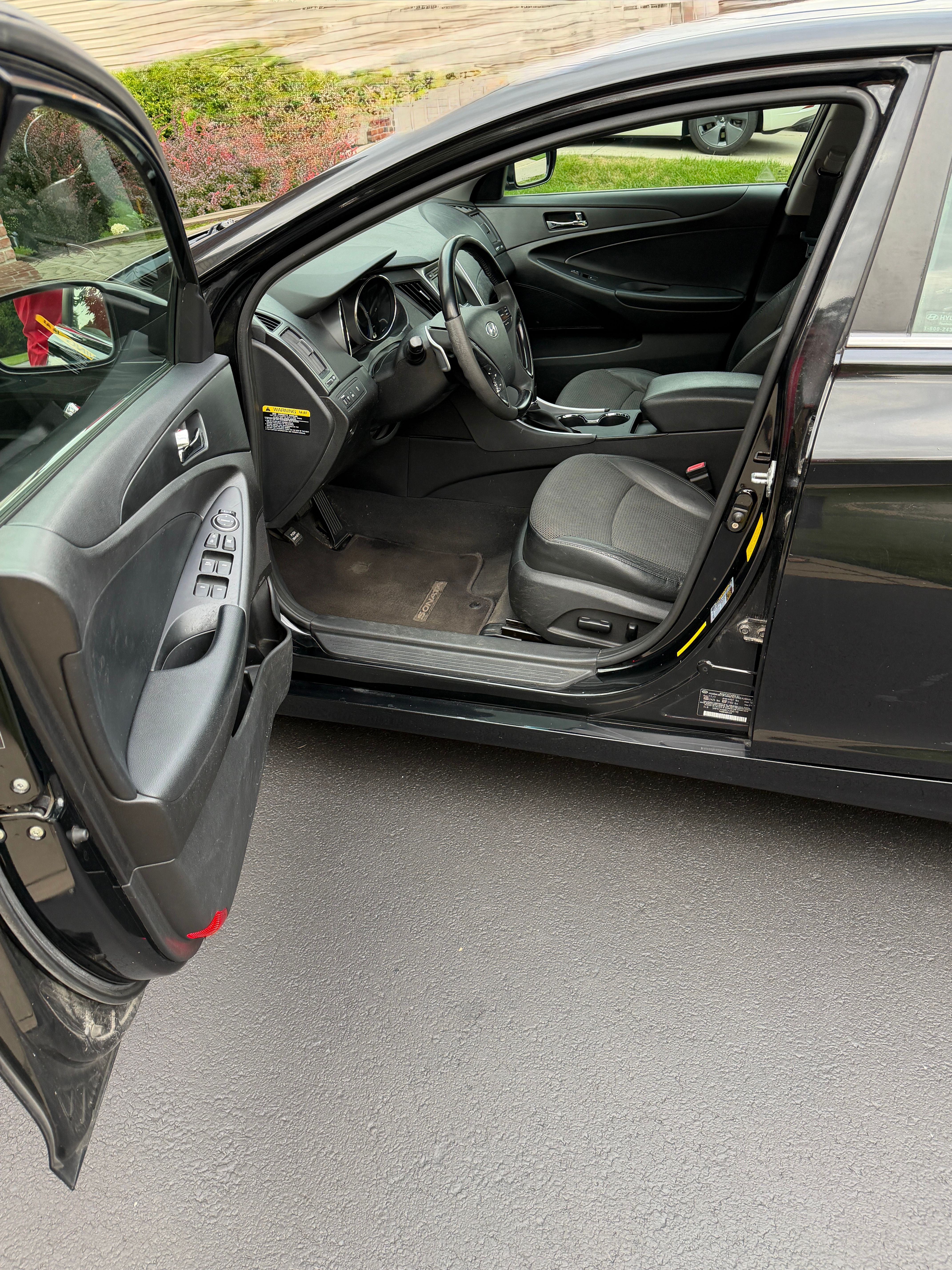 Used 2012 Hyundai Sonata SE w/ Navigation & Sunroof Pkg FWD image 11