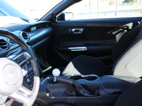 Used 2017 Ford Mustang GT w/ GT Performance Package image 13