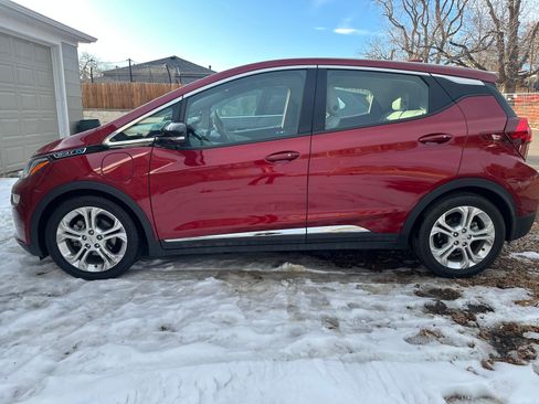 Used 2018 Chevrolet Bolt LT image 8