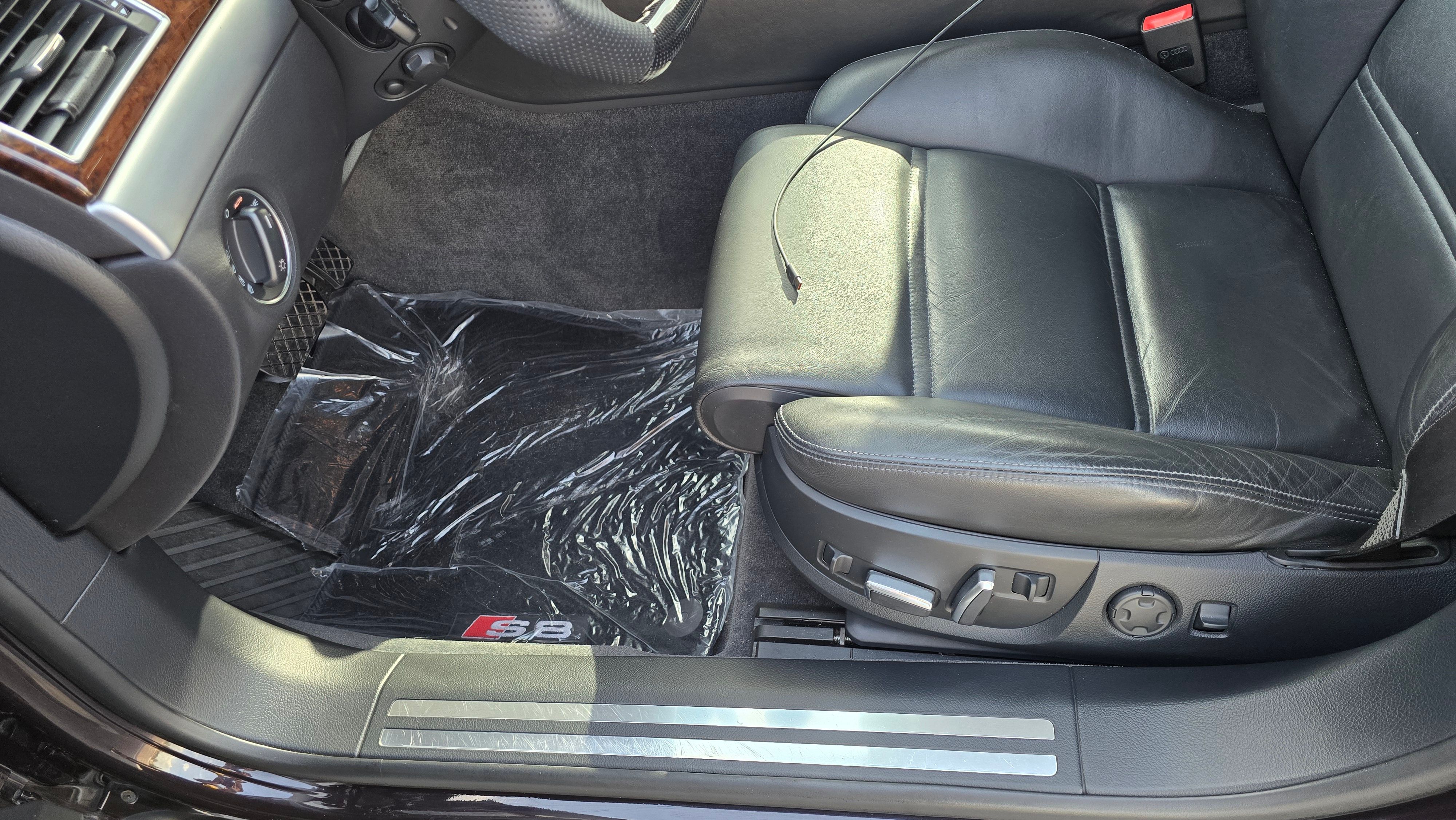 Used 2009 Audi S8 AWD/4WD image 13