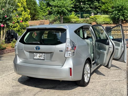 Used 2012 Toyota Prius V Five FWD image 6