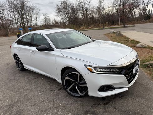Used 2022 Honda Accord Sport image 6