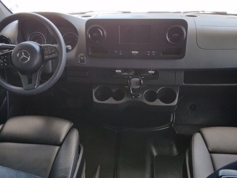 Used 2024 Mercedes-Benz Sprinter 2500 image 15