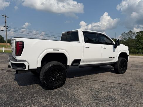 Used 2024 GMC Sierra 2500 AT4 w/ AT4 Premium Plus Package AWD/4WD image 2