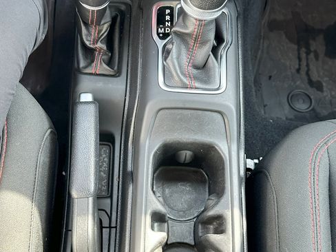 Used 2018 Jeep Wrangler Unlimited Rubicon image 18