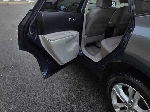 Used 2013 Nissan Rogue SV image 9