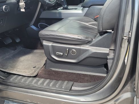 Used 2016 Ford F150 XLT w/ Equipment Group 302A Luxury image 5