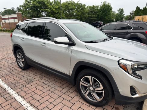 Used 2020 GMC Terrain SLT w/ Preferred Package AWD/4WD image 6