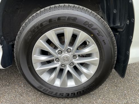 Used 2016 Lexus GX 460 w/ Premium Package image 22