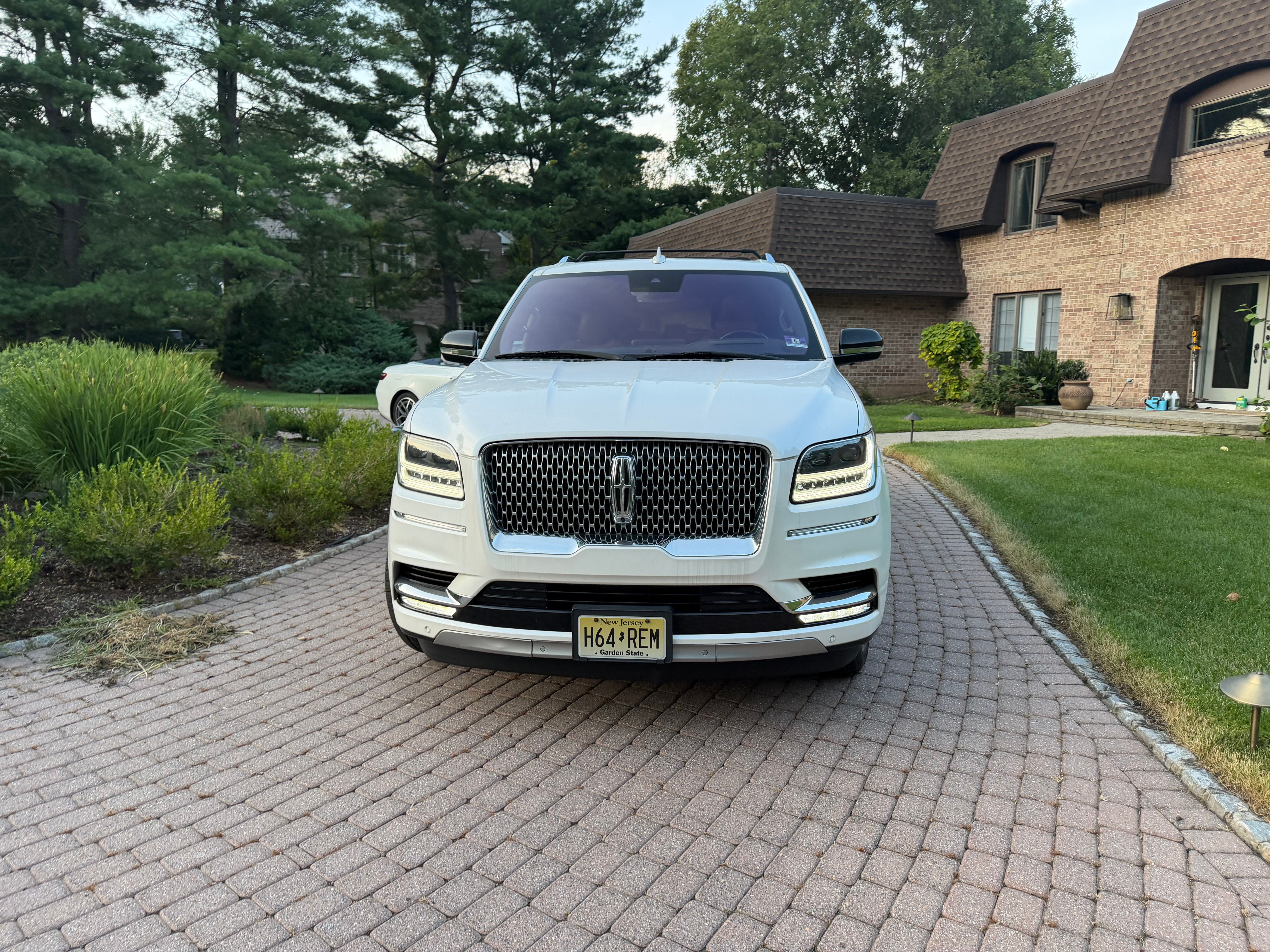 Used 2019 Lincoln Navigator Reserve w/ Cargo Package AWD/4WD image 1