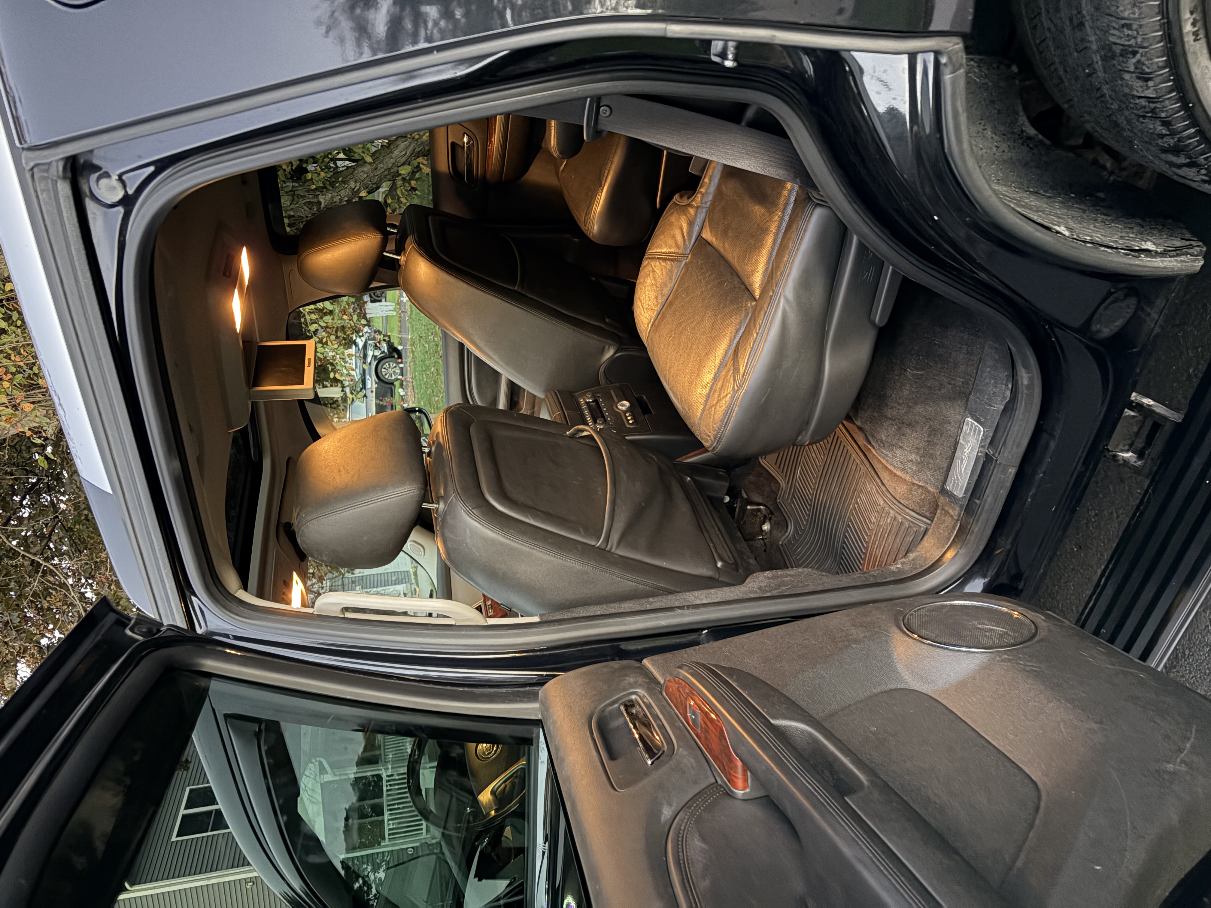 Used 2013 Cadillac Escalade Premium AWD/4WD image 14