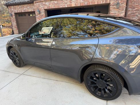 Used 2023 Tesla Model Y Long Range image 4