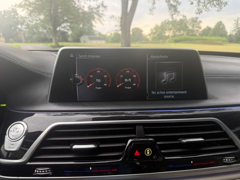Used 2016 BMW 750i xDrive AWD/4WD image 12