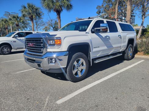 Used 2015 GMC Sierra 2500 SLT w/ Suspension Package, Off-Road image 11
