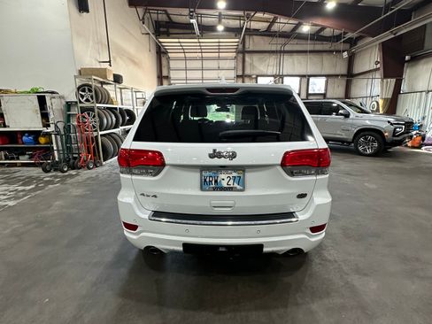 Used 2017 Jeep Grand Cherokee Overland image 8