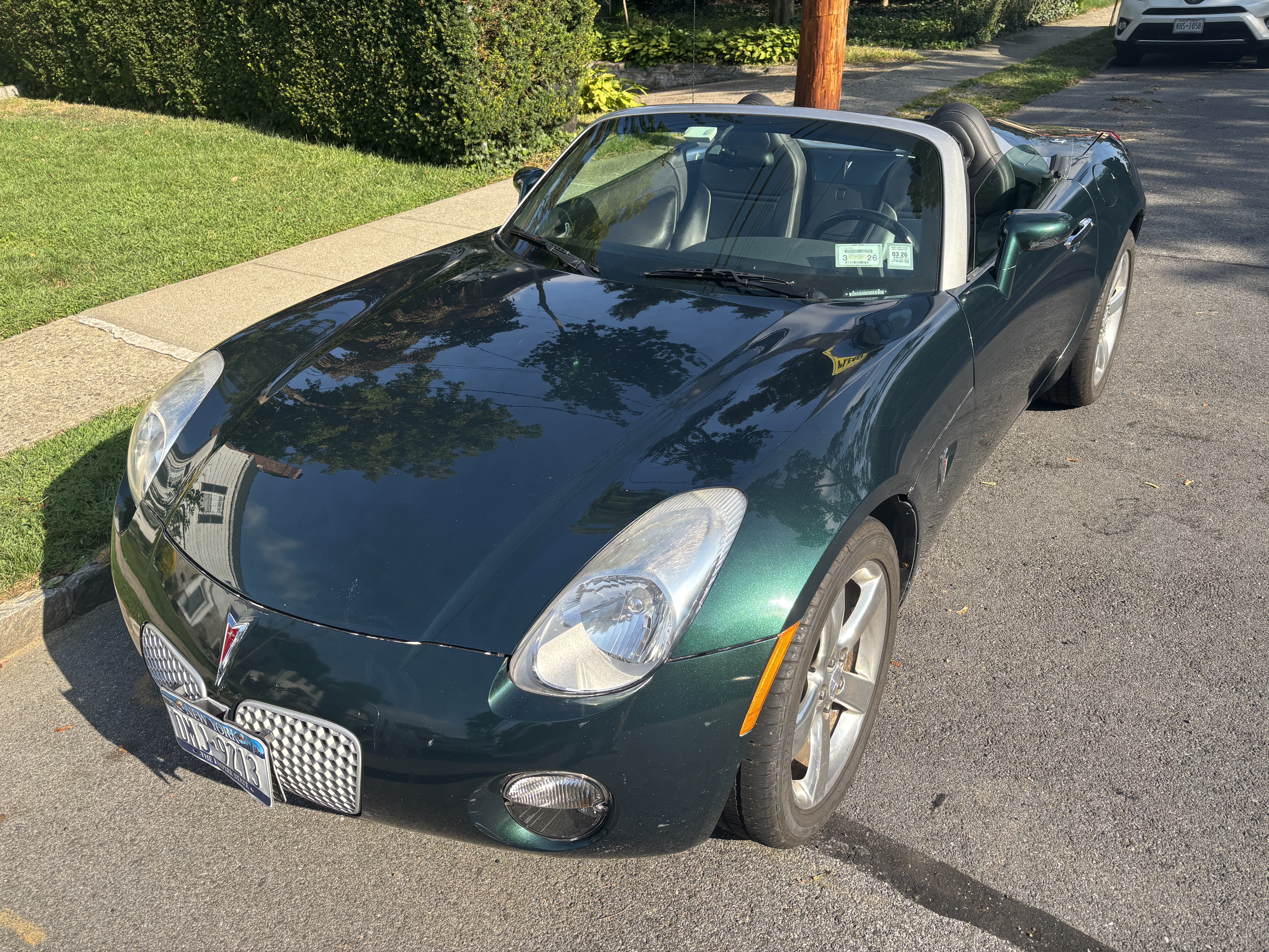Used 2006 Pontiac Solstice Convertible w/ Premium Package RWD image 13