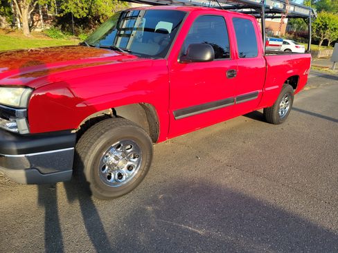 Used 2005 Chevrolet Silverado 1500 LS w/ Light Duty Power Package image 2