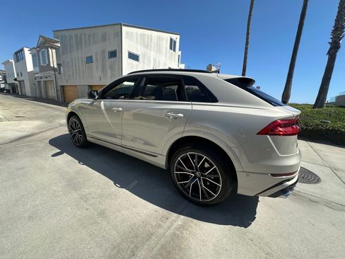 Used 2023 Audi SQ8 Premium Plus w/ SQ8 Luxury Package AWD/4WD image 8