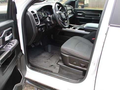 Used 2024 RAM 3500 Lone Star w/ Night Edition image 29