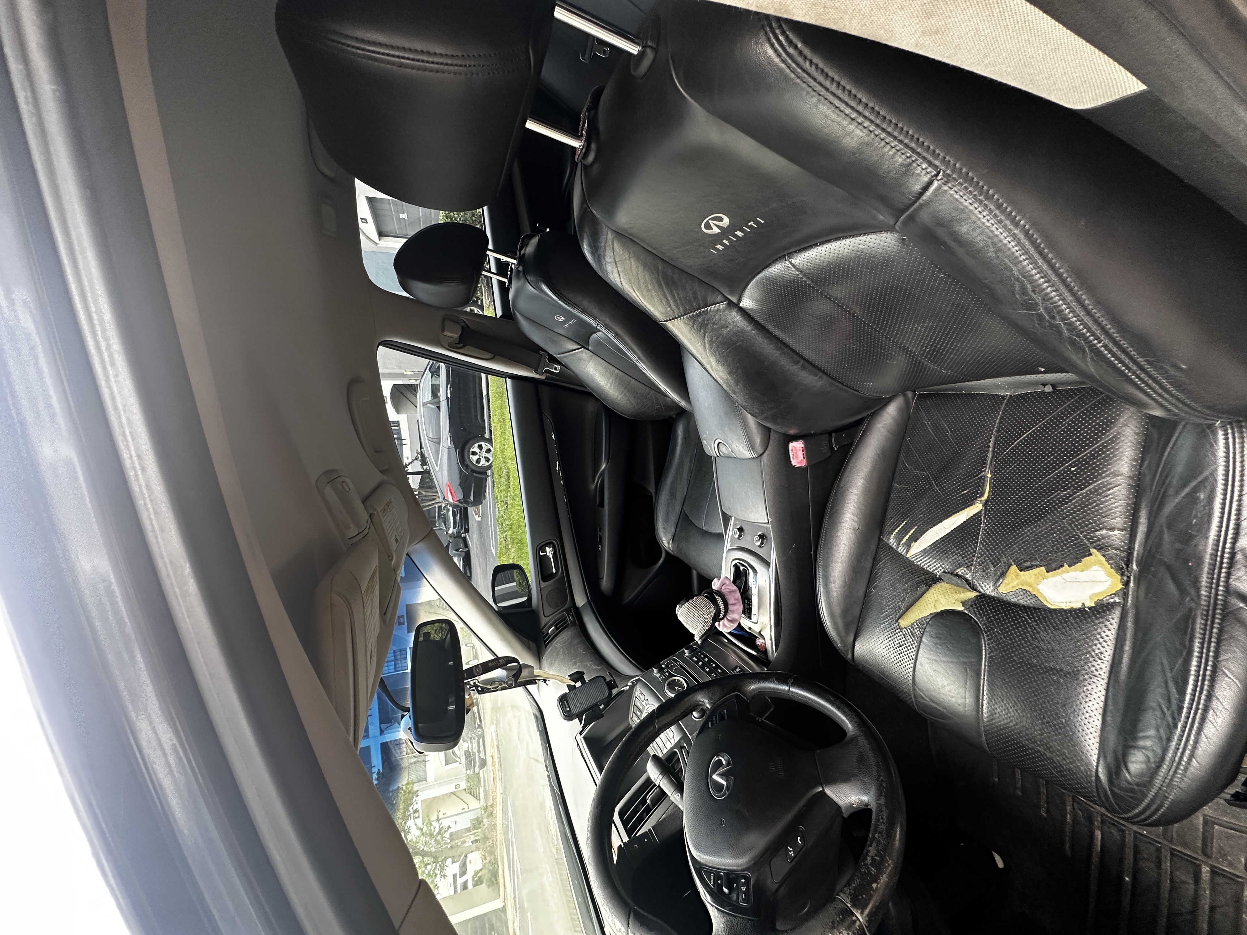 Used 2011 INFINITI G37 Journey RWD image 5