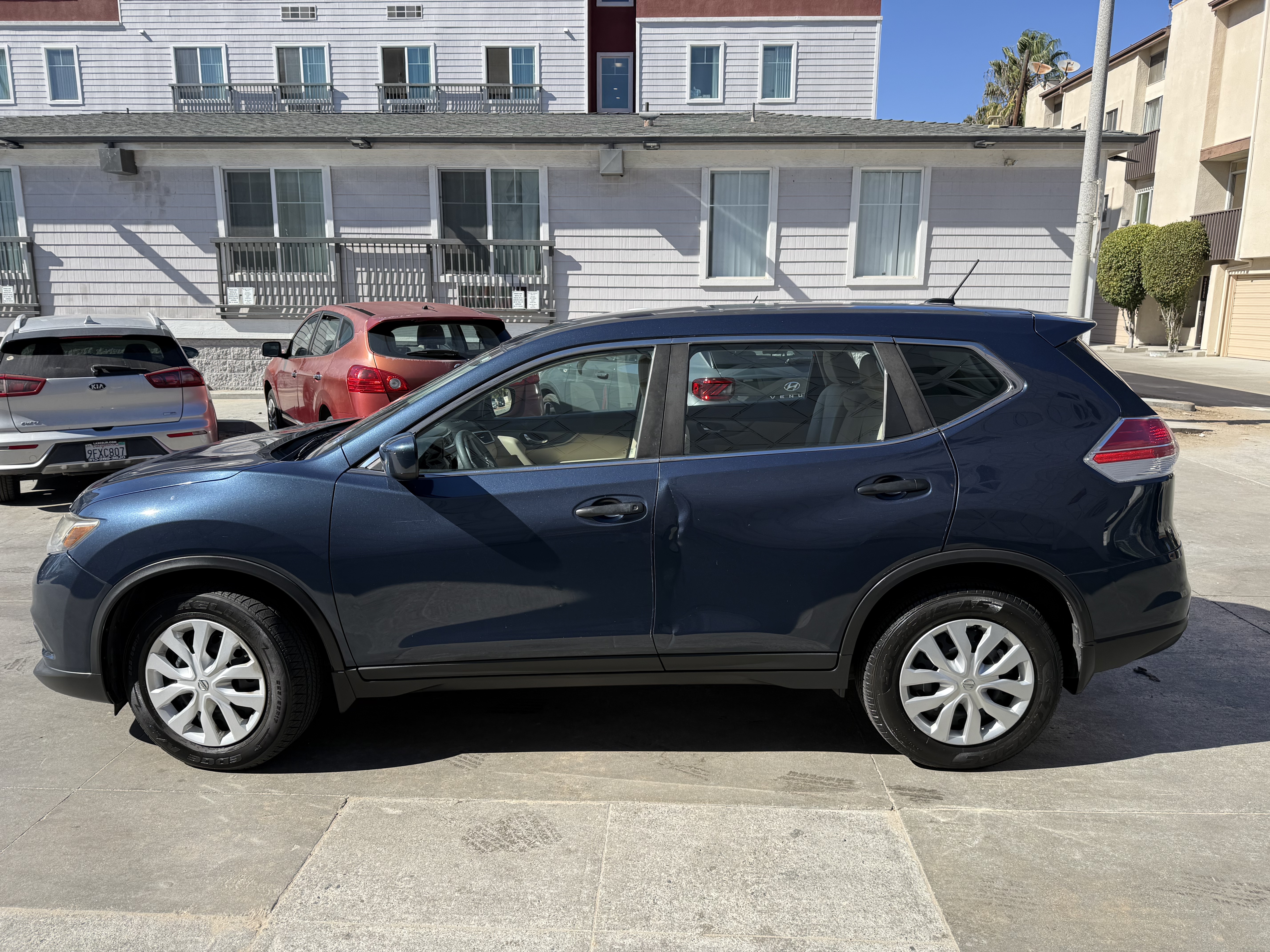 Used 2016 Nissan Rogue S FWD image 9