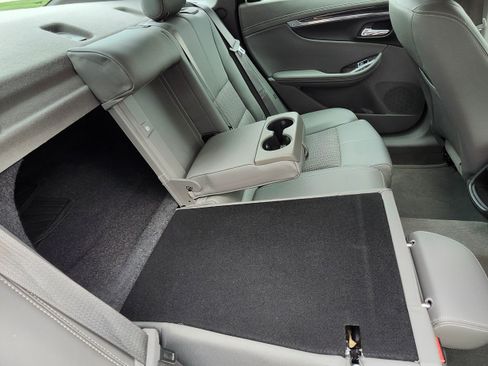 Used 2014 Chevrolet Impala LT FWD image 15