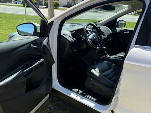 Used 2017 Ford Escape Titanium FWD image 12