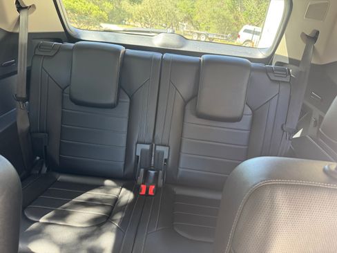 Used 2018 Volkswagen Atlas SEL Premium image 12