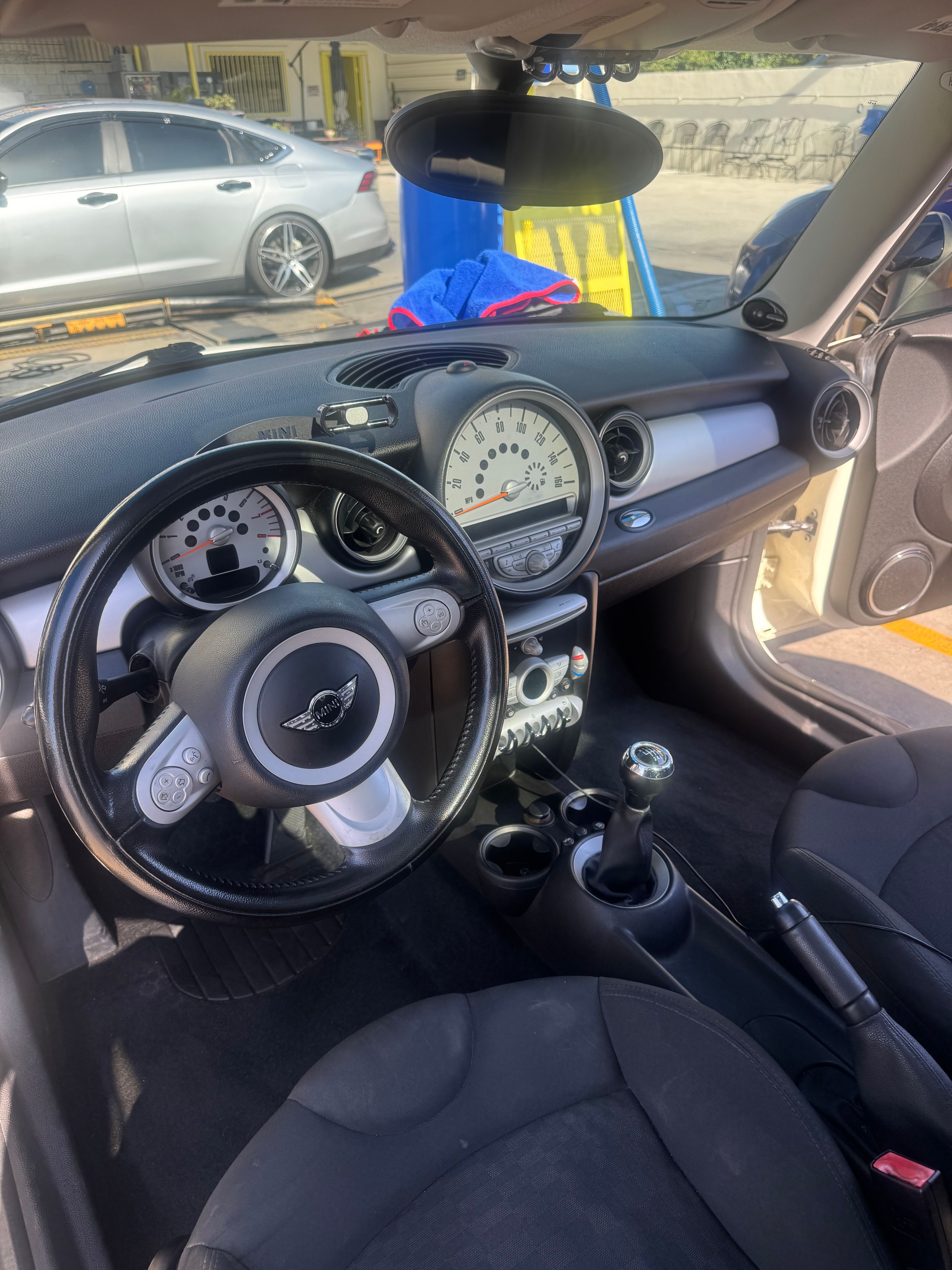 Used 2010 MINI Cooper Hardtop FWD image 11