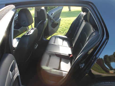 Used 2017 Volkswagen Golf Wolfsburg Edition image 23