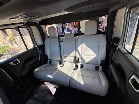 Used 2021 Jeep Gladiator Mojave image 14