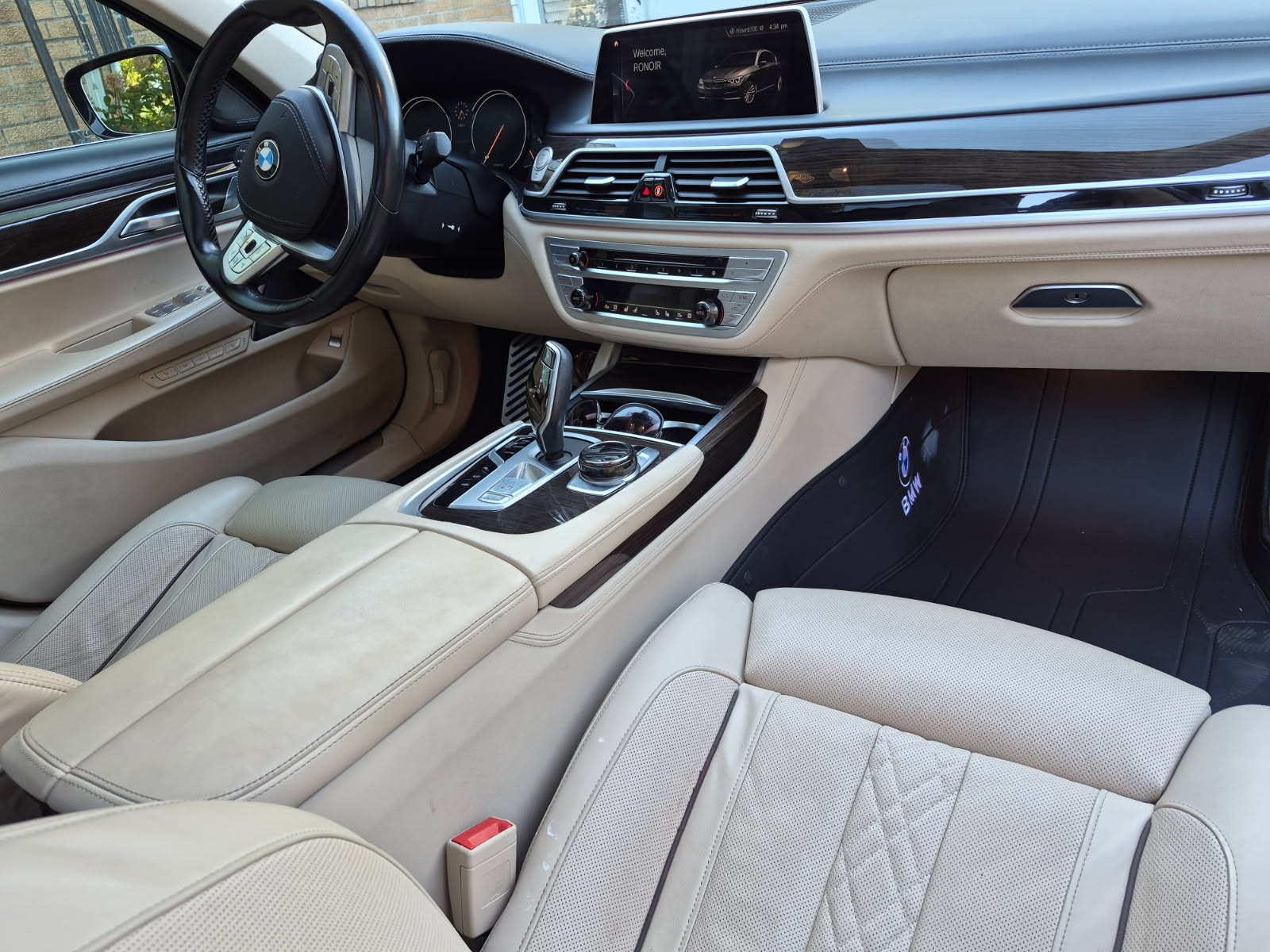 Used 2019 BMW 750i xDrive w/ Executive Package AWD/4WD image 13