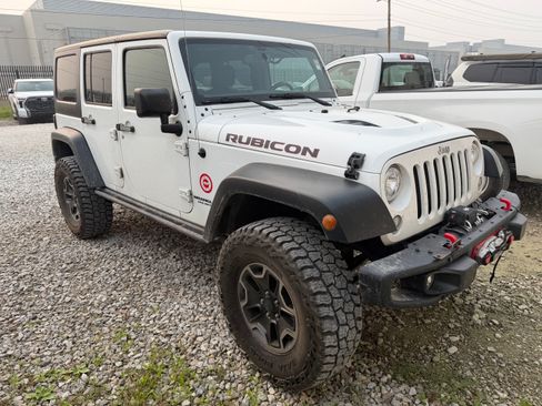 Used 2017 Jeep Wrangler Unlimited Rubicon AWD/4WD image 2