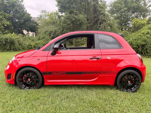 Used 2013 FIAT 500 Abarth w/ Beats Audio Pkg FWD image 2