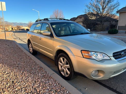 Used 2006 Subaru Outback 2.5i Limited image 11