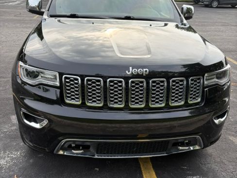 Used 2021 Jeep Grand Cherokee Overland AWD/4WD image 12