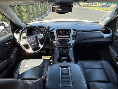 Used 2016 GMC Yukon XL SLT w/ Open Road Package RWD image 10