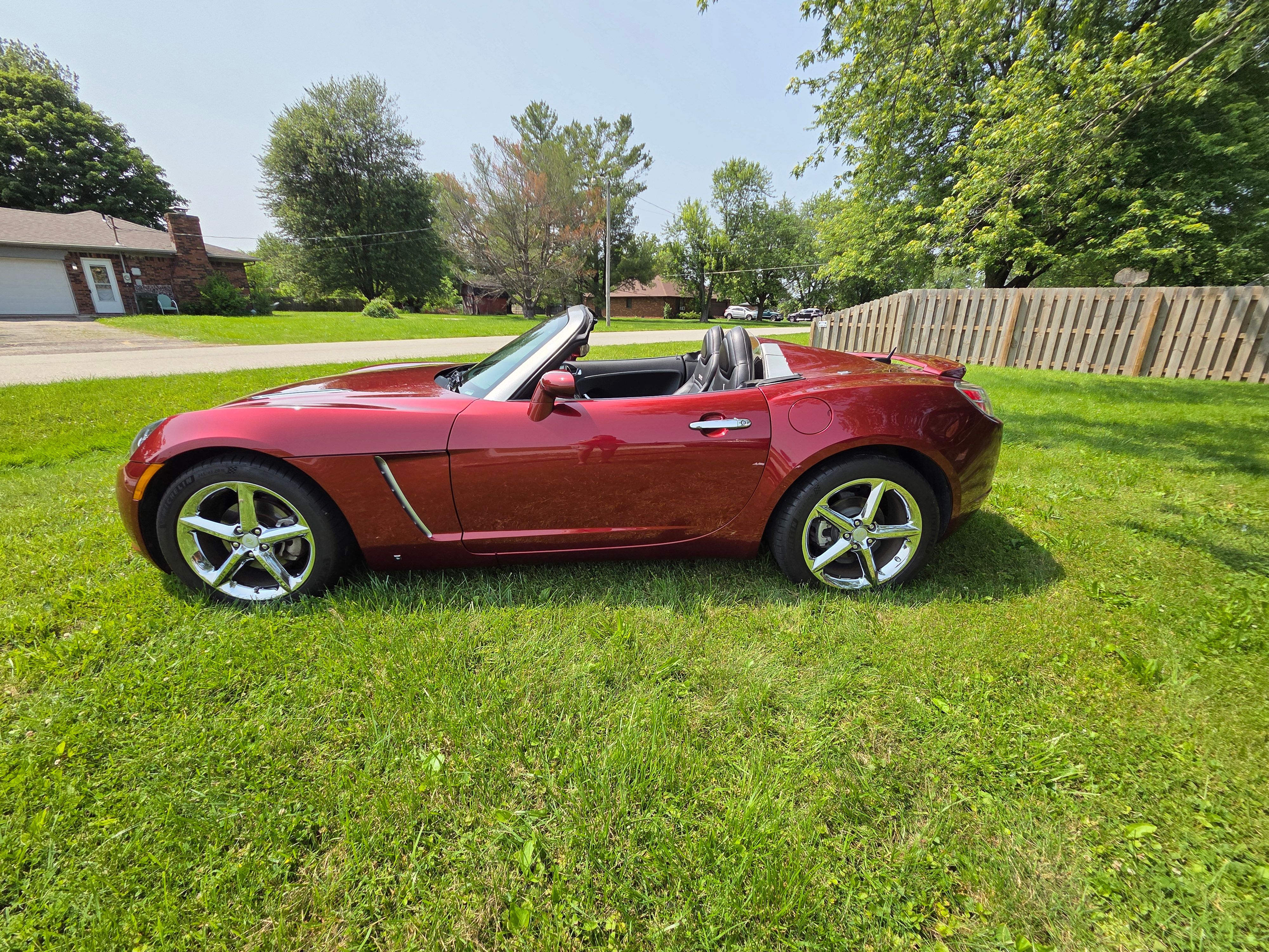 Used 2009 Saturn Sky Red Line RWD image 11