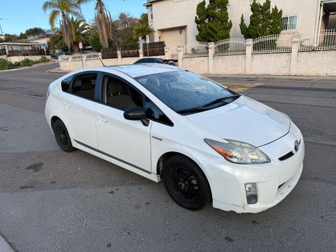 Used 2011 Toyota Prius Three image 8