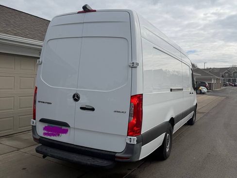 Used 2022 Mercedes-Benz Sprinter 2500 image 8
