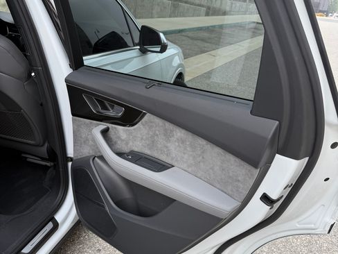 Used 2022 Audi SQ7 Premium Plus w/ SQ7 Executive Package image 18