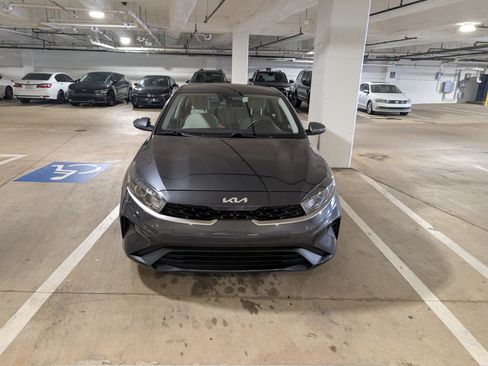 Used 2023 Kia Forte LXS w/ LXS Technology Package FWD image 5