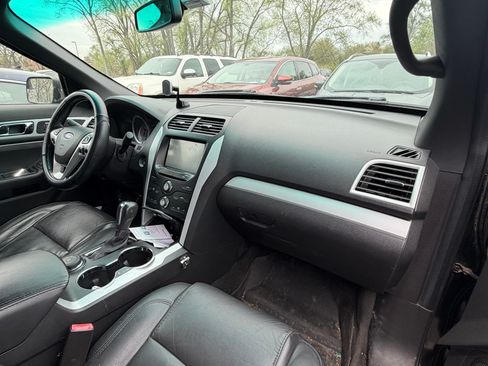 Used 2015 Ford Explorer XLT w/ Equipment Group 202B AWD/4WD image 5