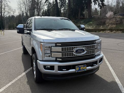 Used 2019 Ford F250 Platinum image 4