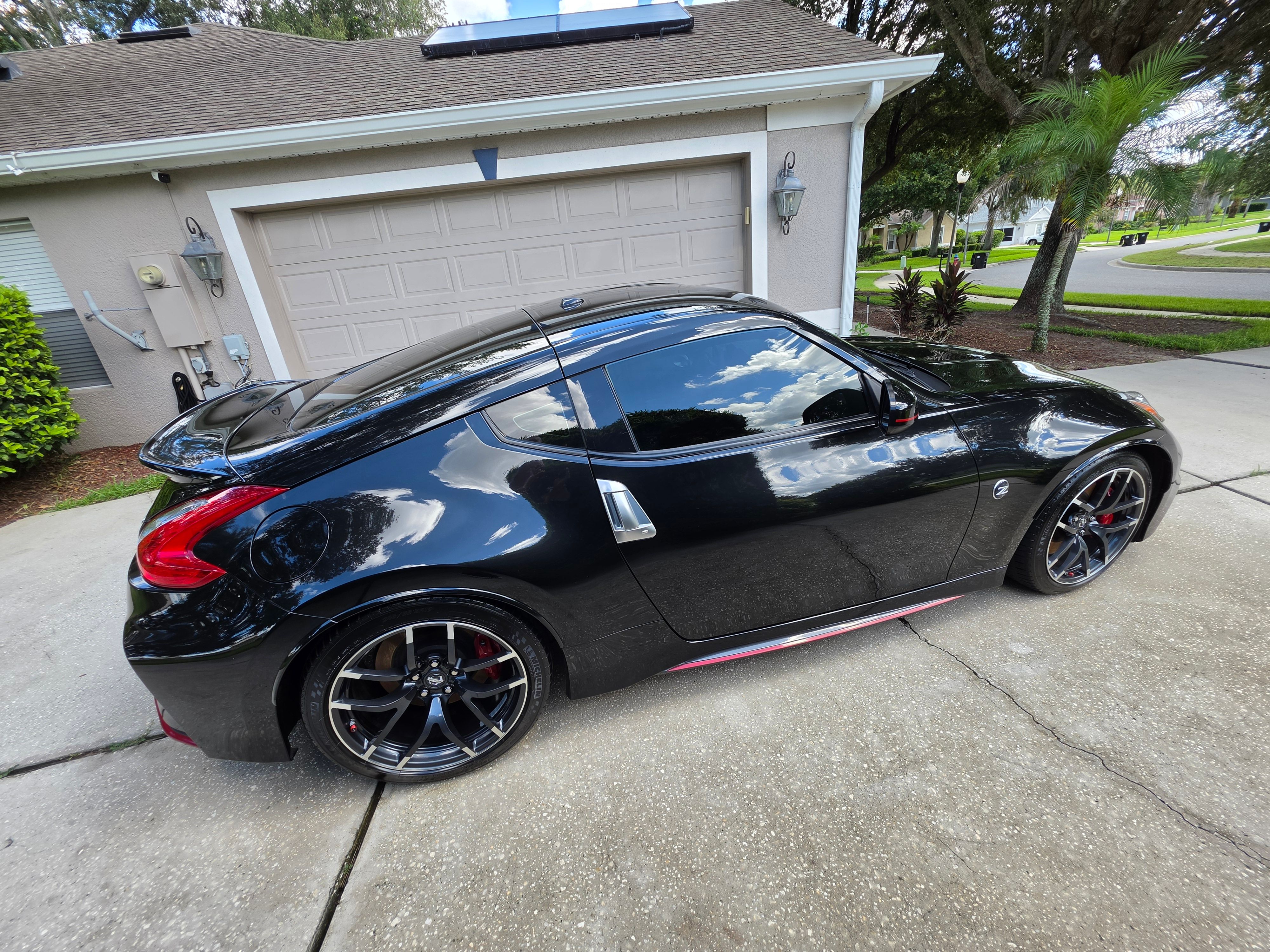 Used 2015 Nissan 370Z NISMO RWD image 5