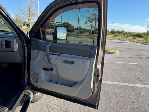 Used 2012 Chevrolet Silverado 2500 W/T w/ Snow Plow Prep Package image 23
