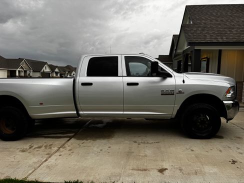Used 2018 RAM 3500 Tradesman w/ Chrome Appearance Group AWD/4WD image 15