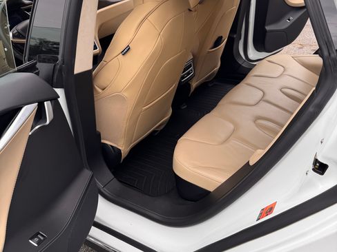 Used 2015 Tesla Model S 70 image 11