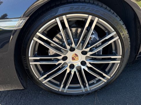 Used 2016 Porsche 911 Carrera 4 Black Edition image 5