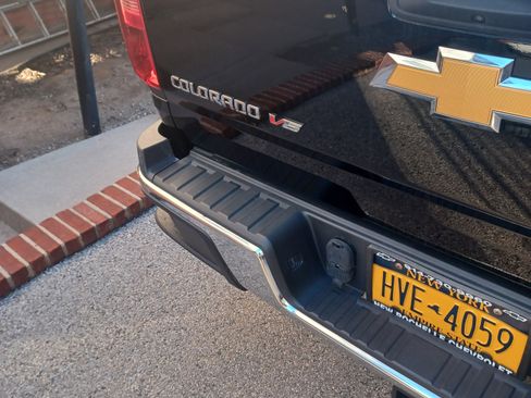 Used 2017 Chevrolet Colorado W/T w/ WT Convenience Package image 4